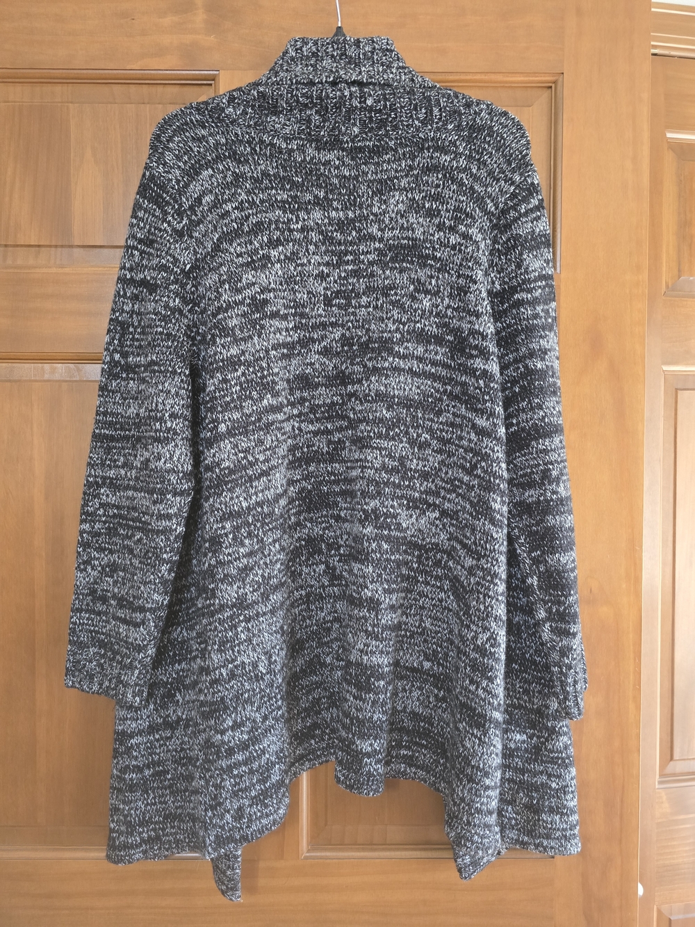 AGB Woman Marled Black/Gray/White Open-Front Cardigan - Picture 2 of 4